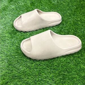 Yeezy Cream Slide Sandals